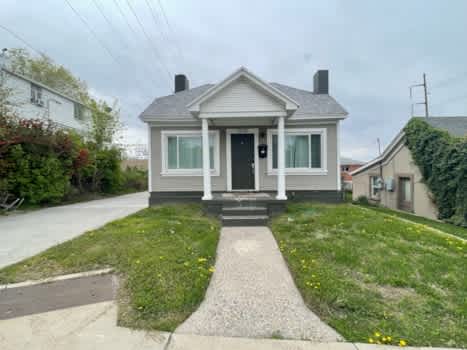 1010 E House property