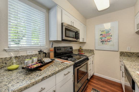 Hidden Oaks Apartments property