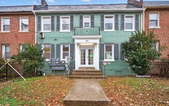 Updated 2-Bedroom and 3-Bedroom Home | 212 36th St NE property