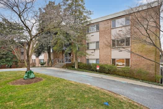 Upgraded 1-Bedroom Near Georgetown, 4570 MacArthur Blvd NW #208 property