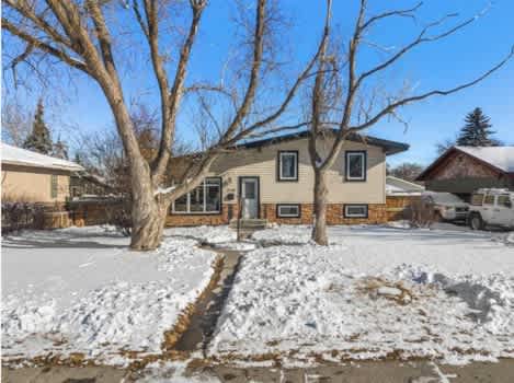 2720 45 Street Southwest property