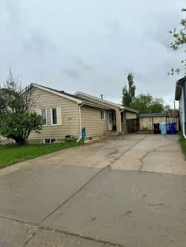 Bird Crescent - Single Family Home - Thickwood property