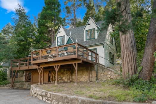 28101 Lakes Edge property