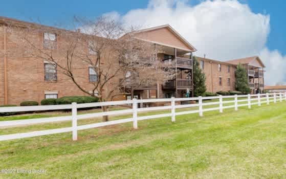9804 Whipps Mill Rd unit #6 property