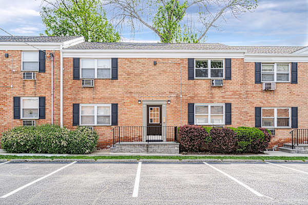 114-120 Montgomery Street Apartments property
