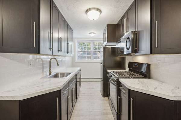 86 Hillyer Street property