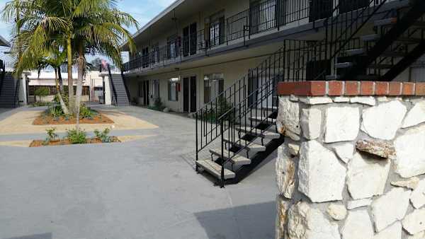 709-15 Northgate Ln. property