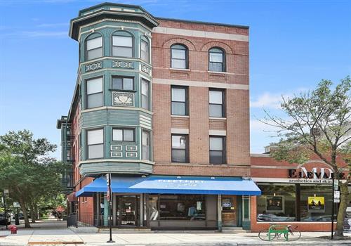3359 N. Southport Ave./1351 W. Roscoe St. property