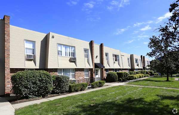 Rockland Commons property