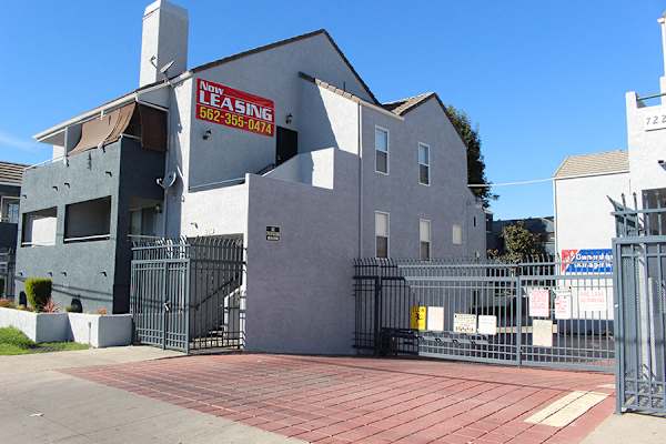 7227-7239 Richfield St. property