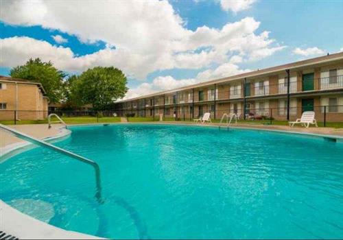 Huntington Club Apartments property