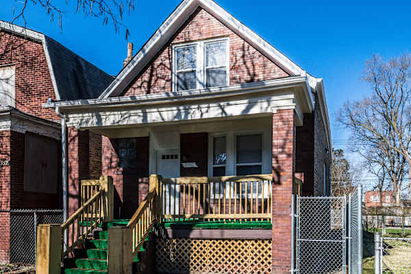 7350 S Champlain Ave property