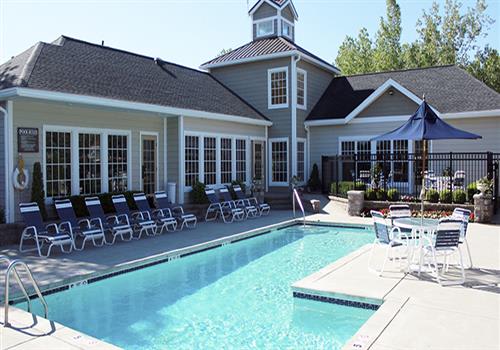 Country Club Manor Apartments property