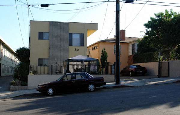 821-825 Victor Ave. property