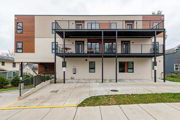 911 S Main property