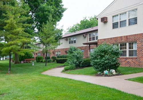 Roosevelt Manor property