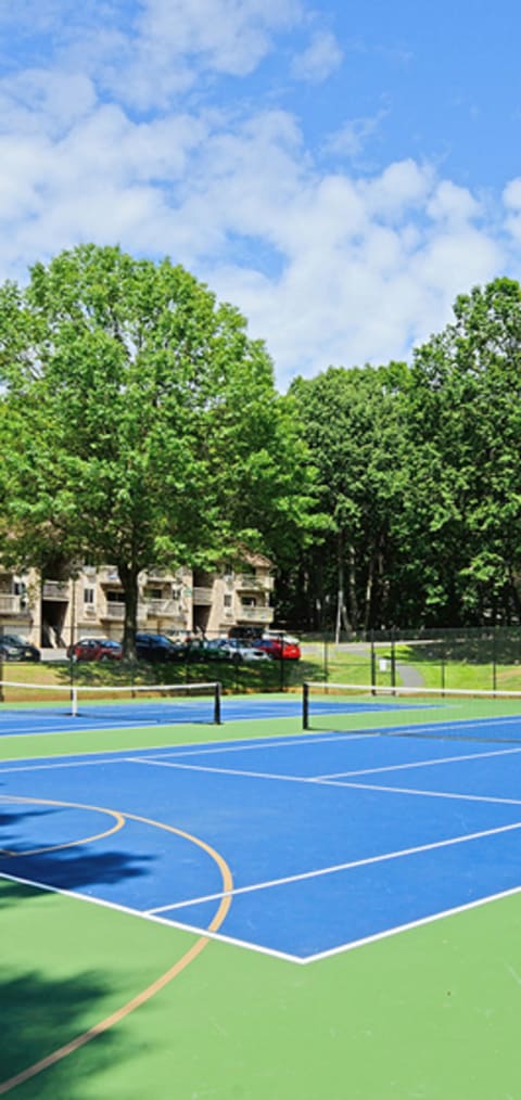 Atlantic Pointe Apartments Tennis Court