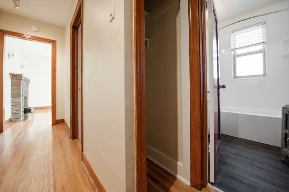 370 Stradbrook Apartment