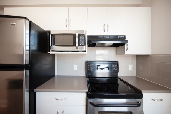 370 Stradbrook Apartment