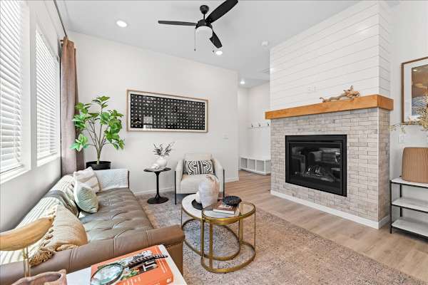 Cozy Living Room at Alante Homes at Spring Run, Caldwell, ID