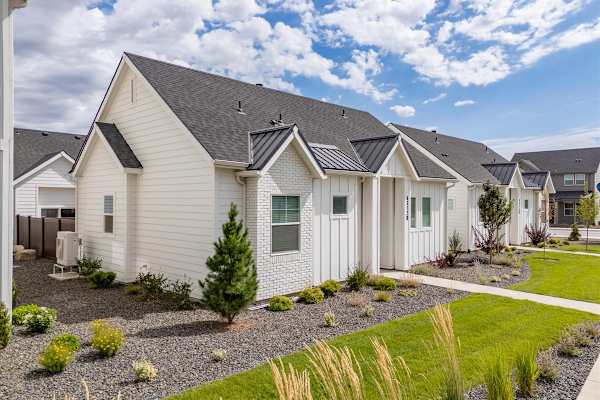 Home Exterior Design at Alante Homes at Spring Run, Idaho