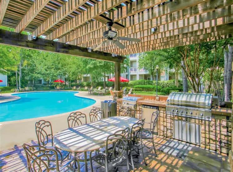 Dine poolside at The Remington at Memorial in Tulsa, OK, For Rent. Now leasing 1 and 2 bedroom apartments.