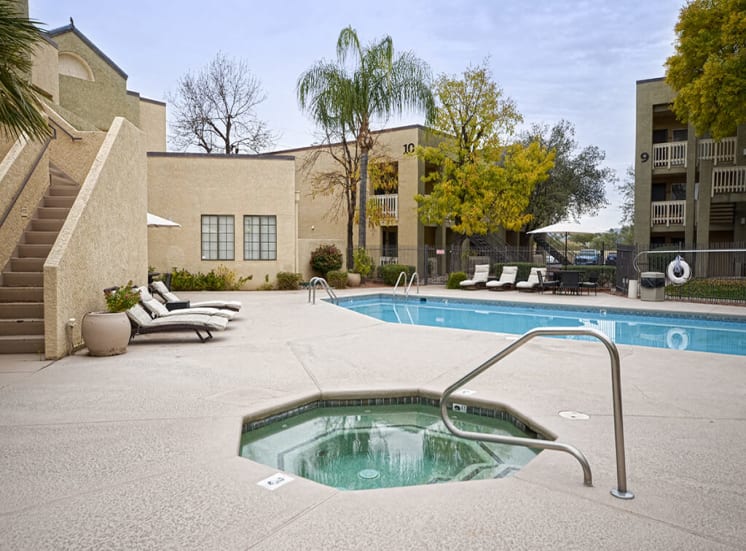 Hot tub of Pavilions at Pantano in Tucson, AZ, For Rent. Now leasing 1, 2 and 3 bedroom apartments.