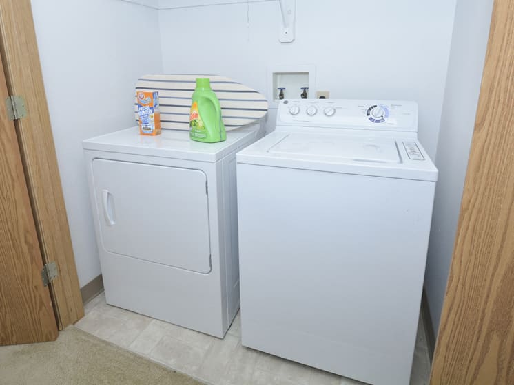 Closet with Washer and Dryer