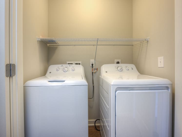 Closet With Washer & Dryer