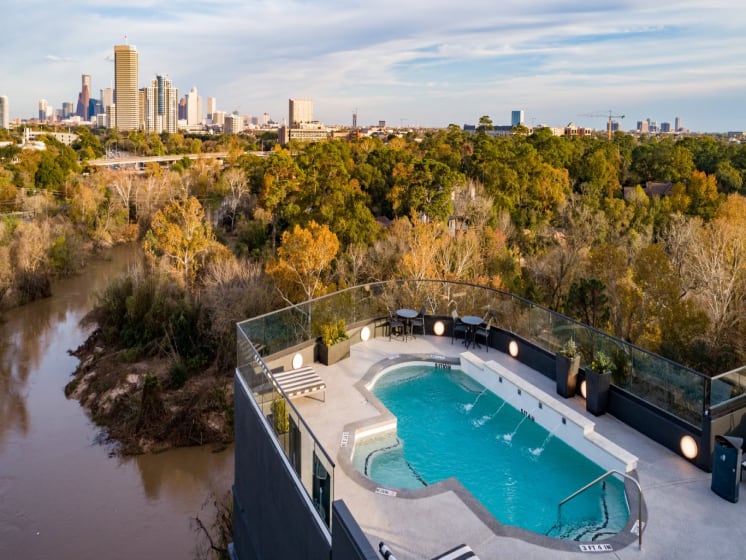 apartments in downtown houston with pool