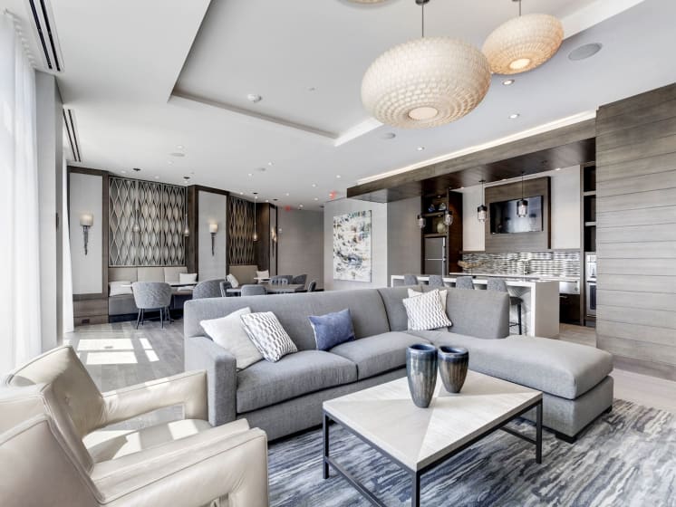 Penthouse Club Room