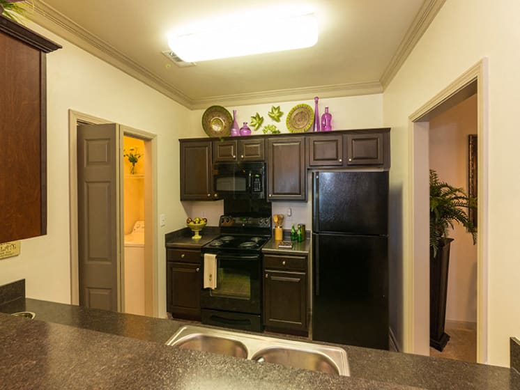 Kitchen with Microwave, Ice Maker