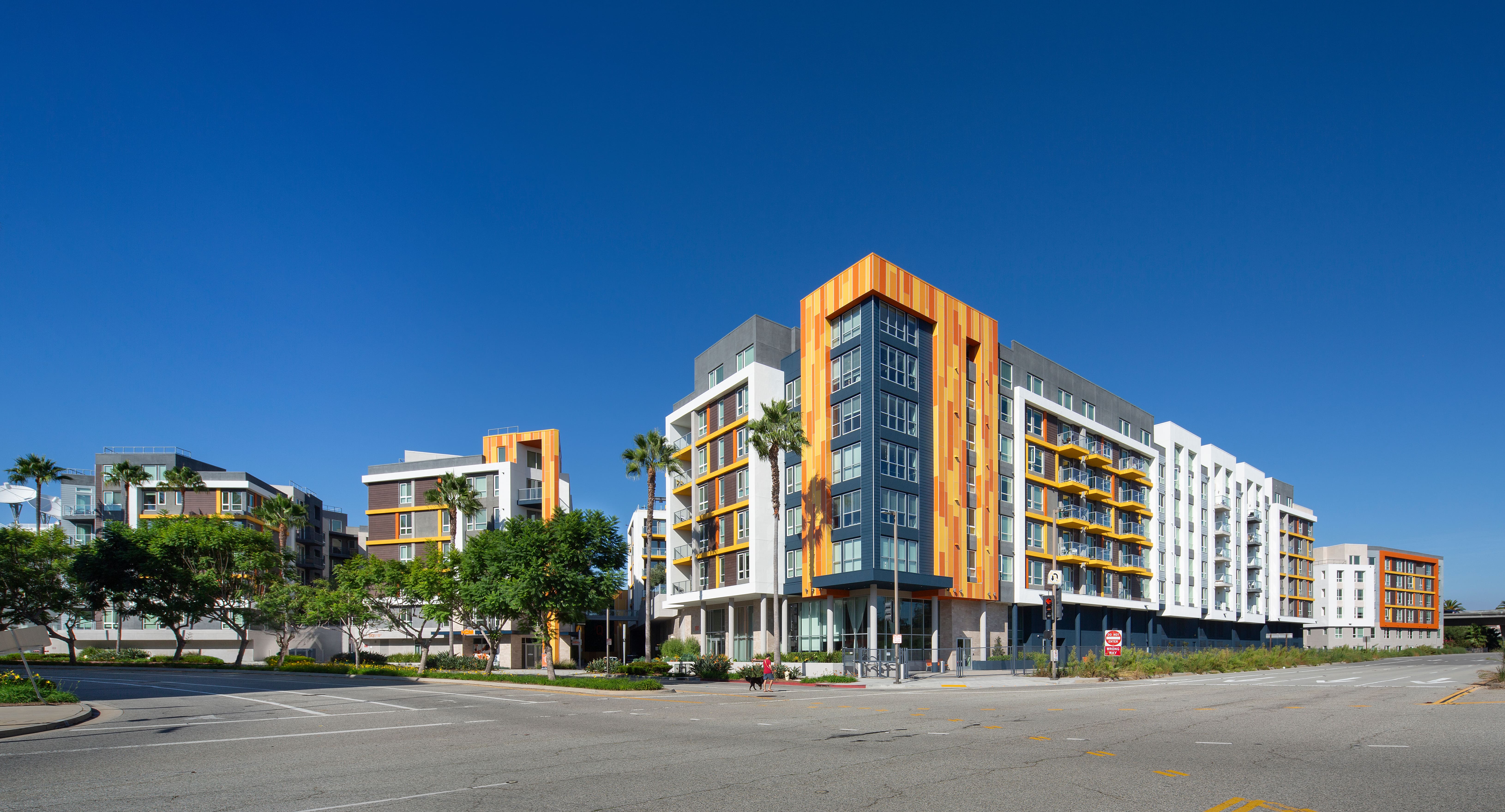 Apartments in Woodland Hills, CA | Sister Communities