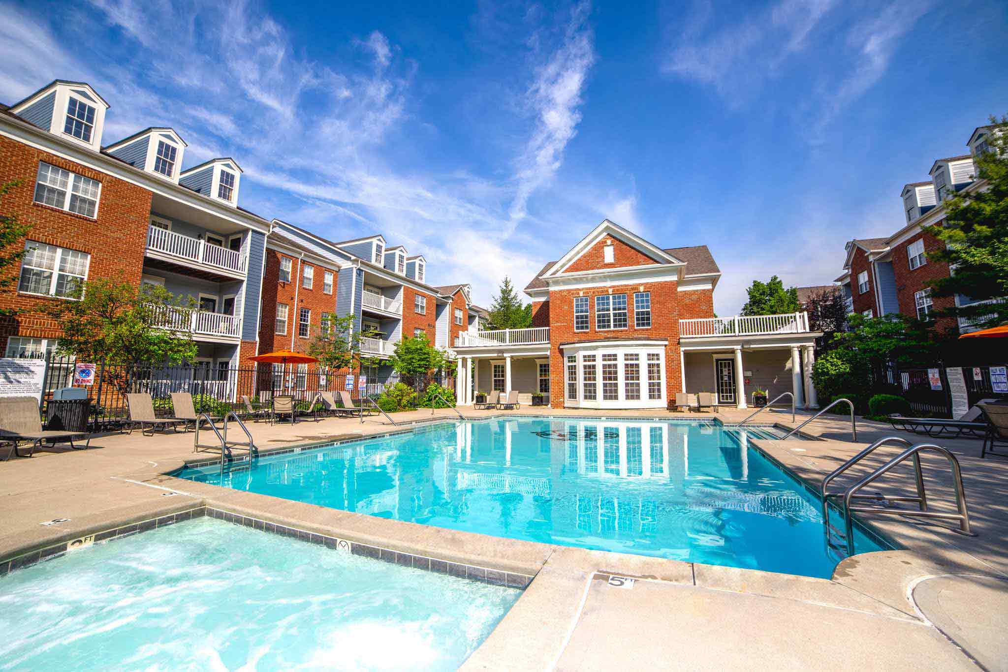 Pool at Landmark at Lyncrest Reserve (7 of 7)