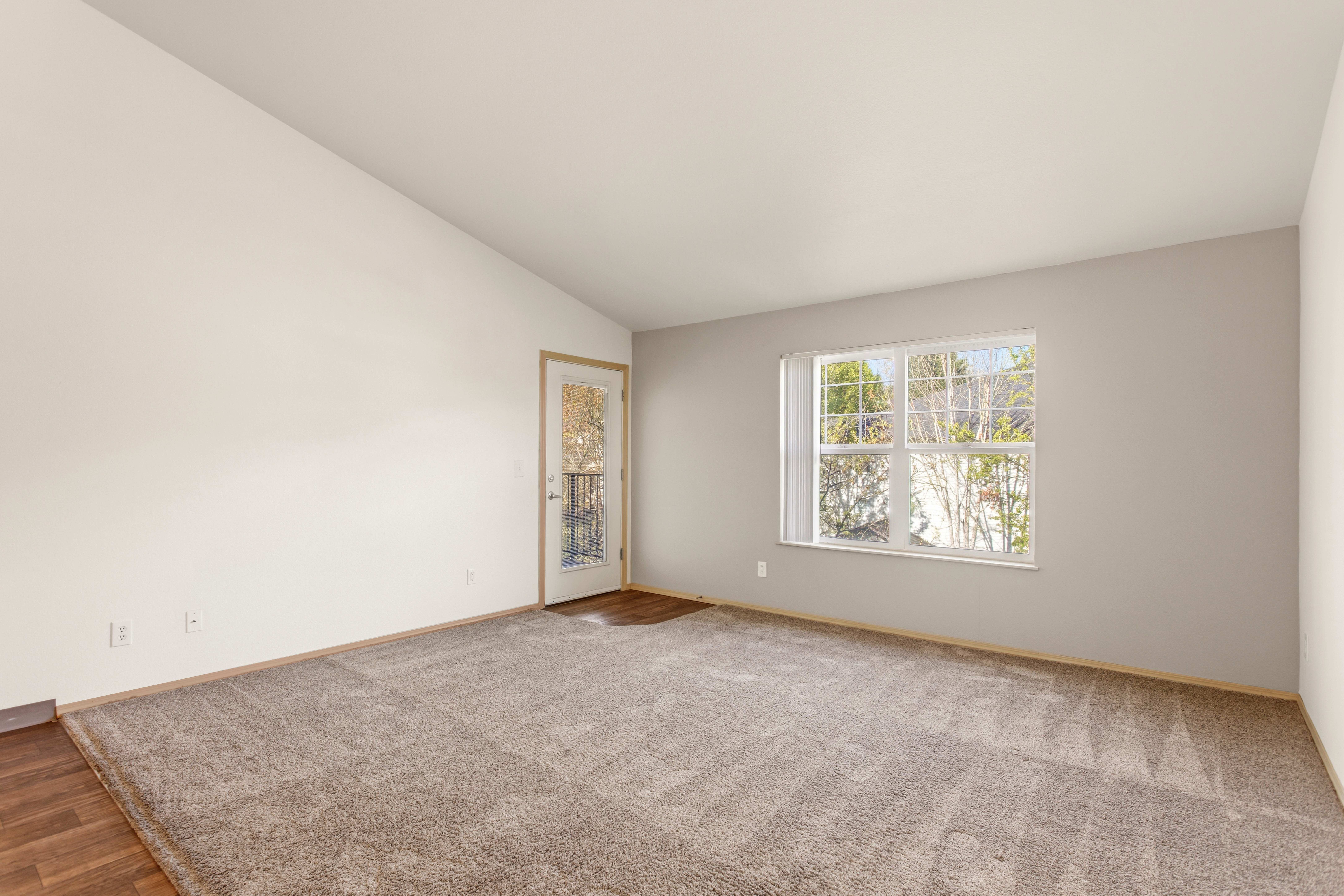 Large Common Area,Spacious Livingroom