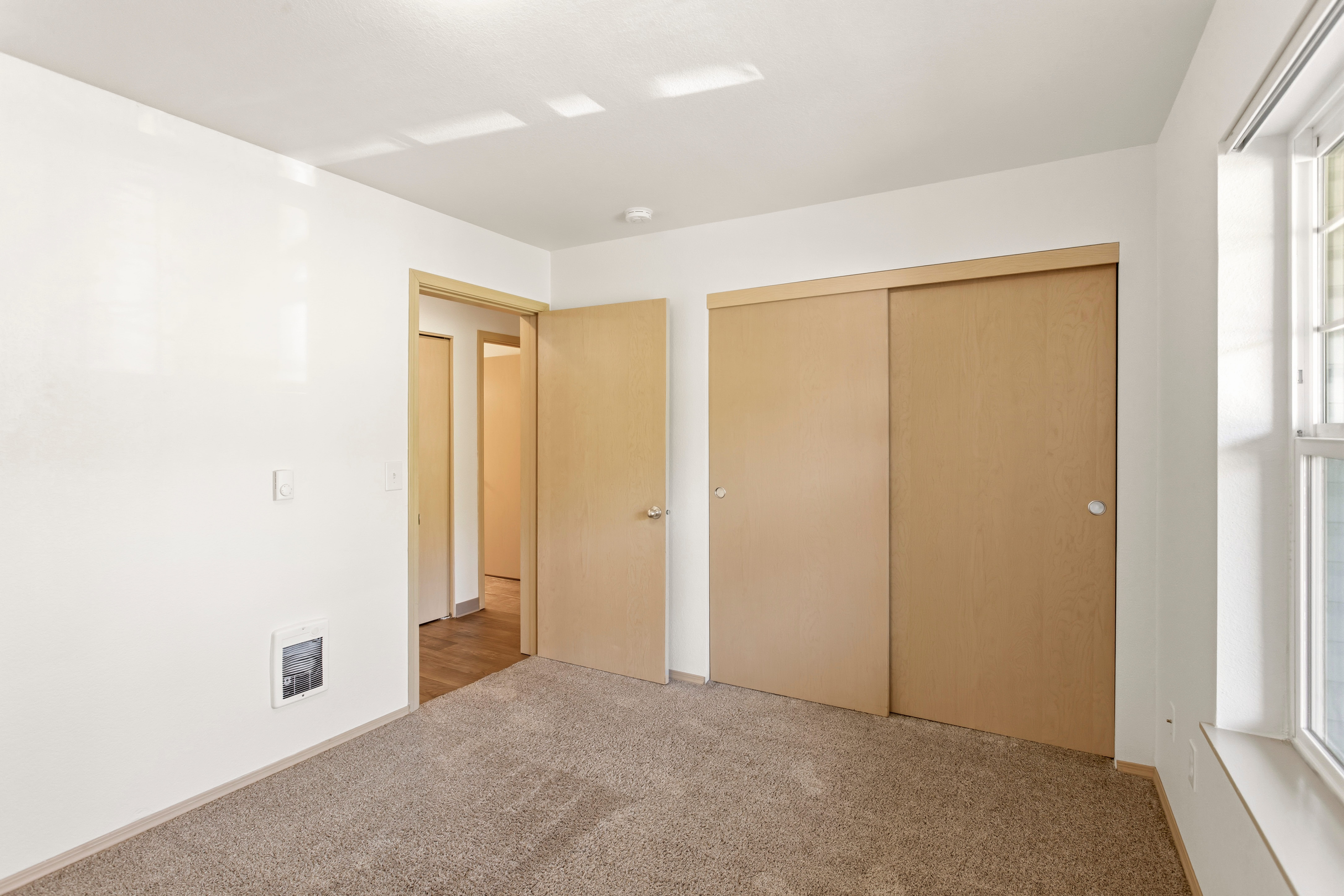 Large Bedroom,Large Bedrooms