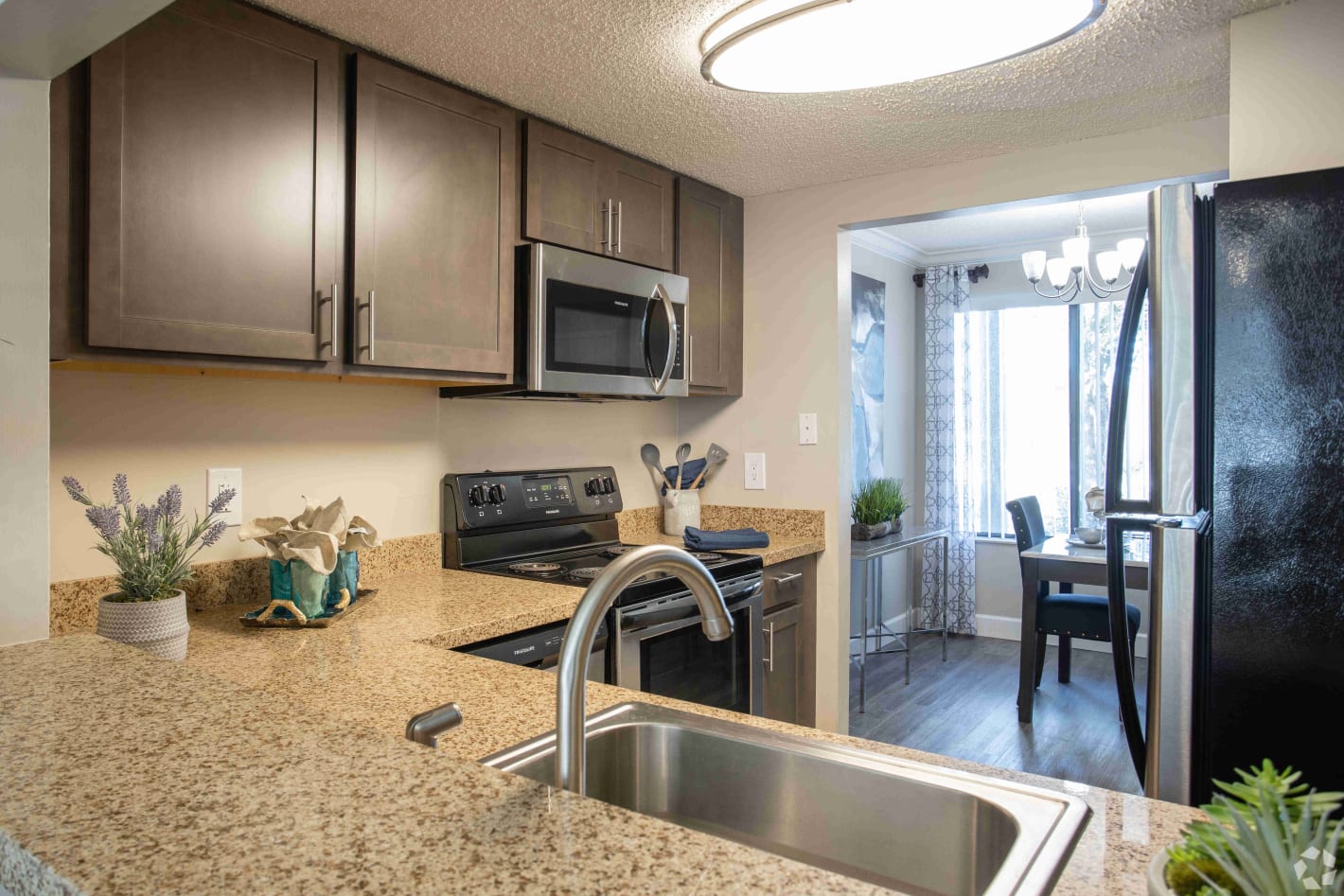 Apartments for Rent in Orange Park, FL Laurel Grove Photos