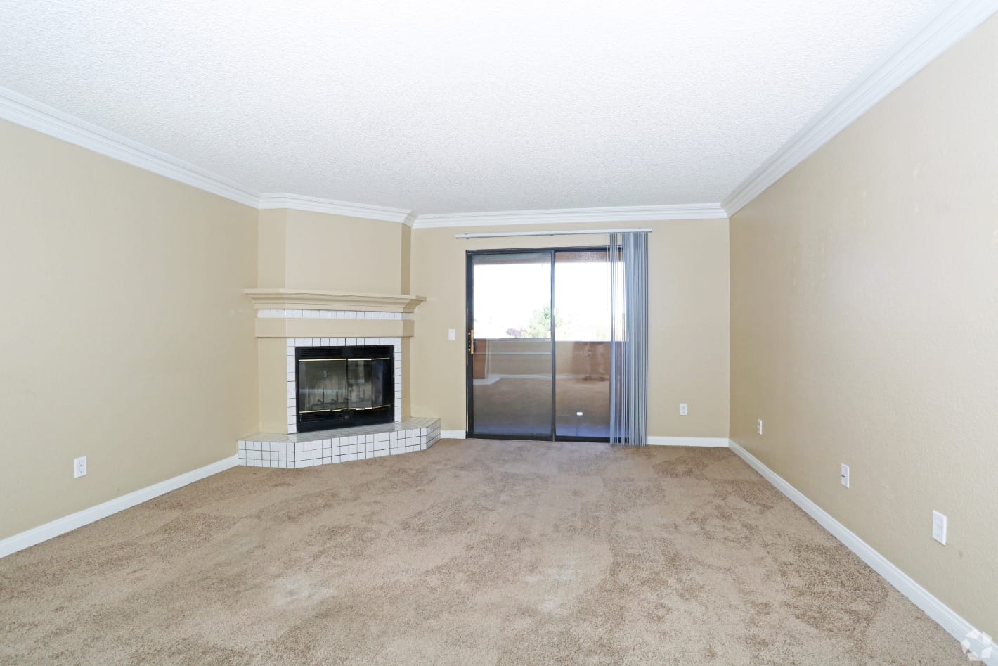 Apartments for Rent in Las Vegas NV Sky Court Harbors Photos