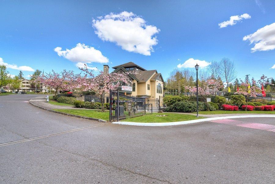 Photos and Video of Deer Creek Apartments in Puyallup, WA