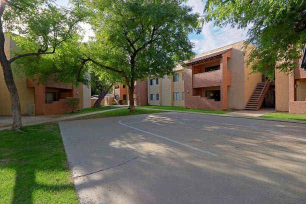 Photos and Video of Peoria Grand Apartments in Peoria, AZ