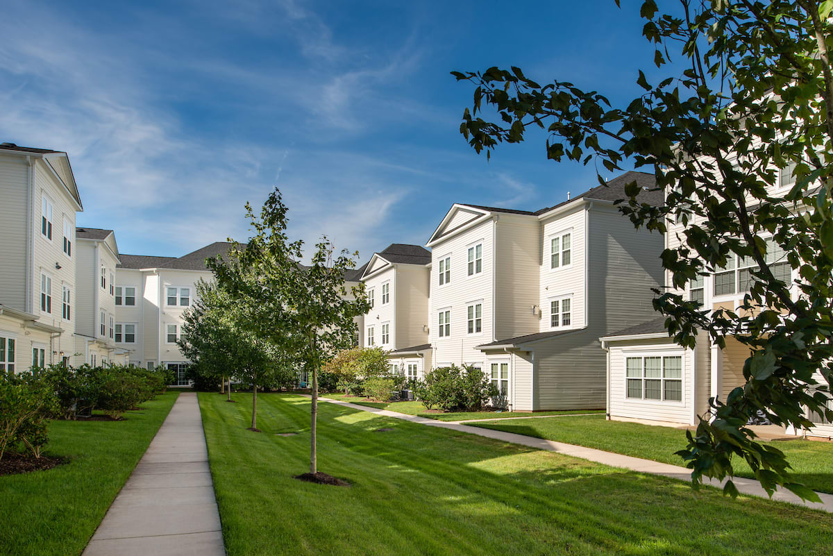 Manassas VA Apartments Barrington Park Photos