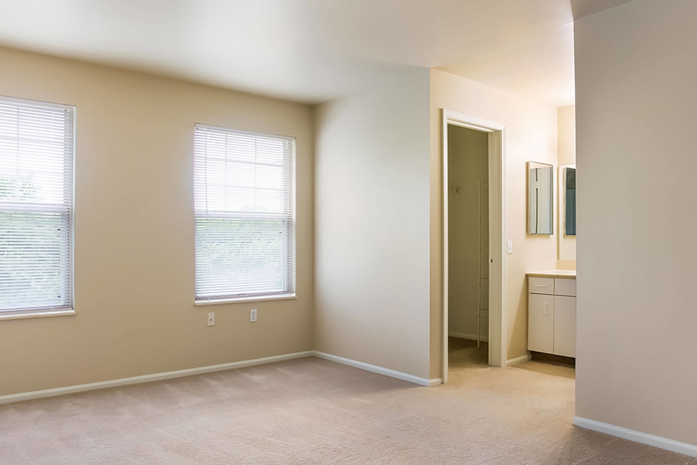 Photos and Video of Longfellow Heights Apartments in Kansas City, MO