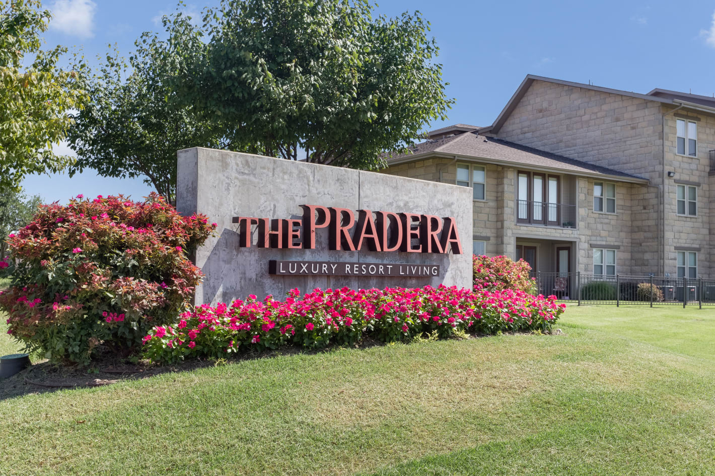 Apartments Near UT Dallas The Pradera Photos