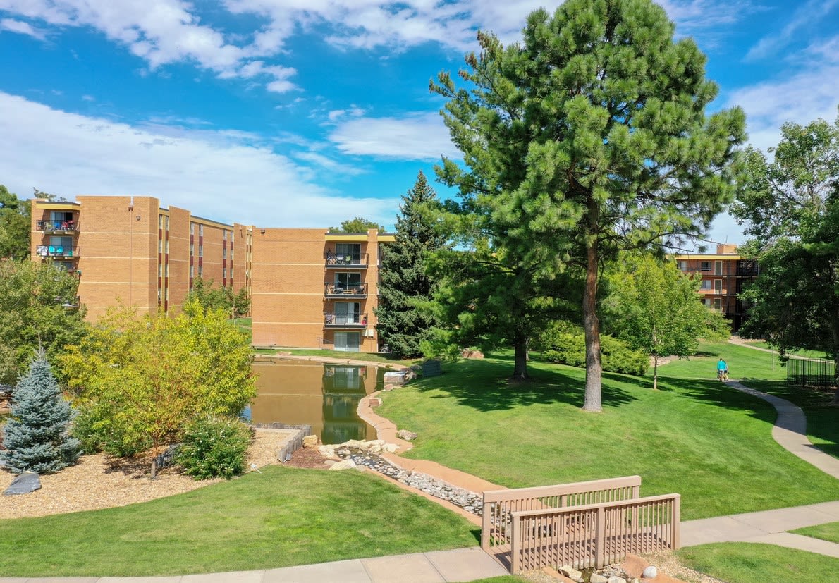 Apartments for Rent in Southeast Denver Monaco Lakes