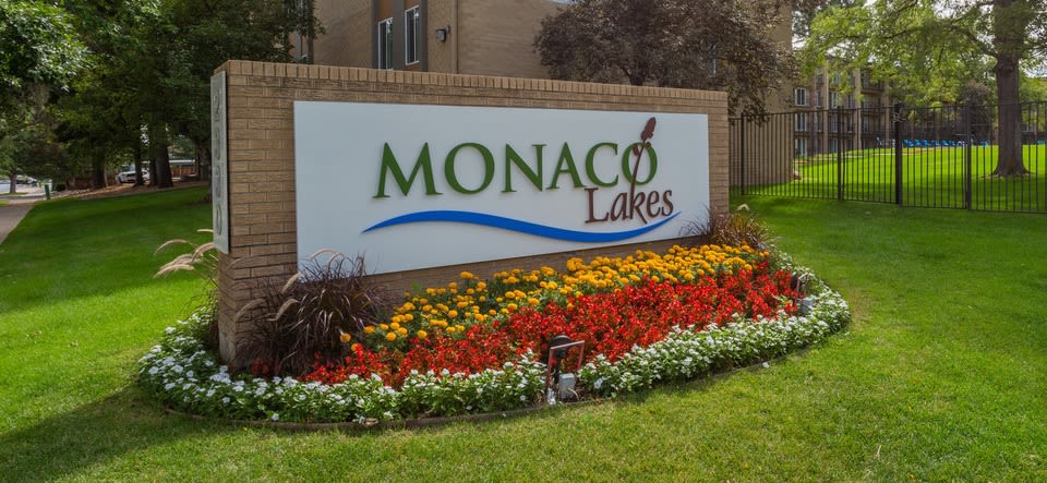 Apartments for Rent in Southeast Denver Monaco Lakes