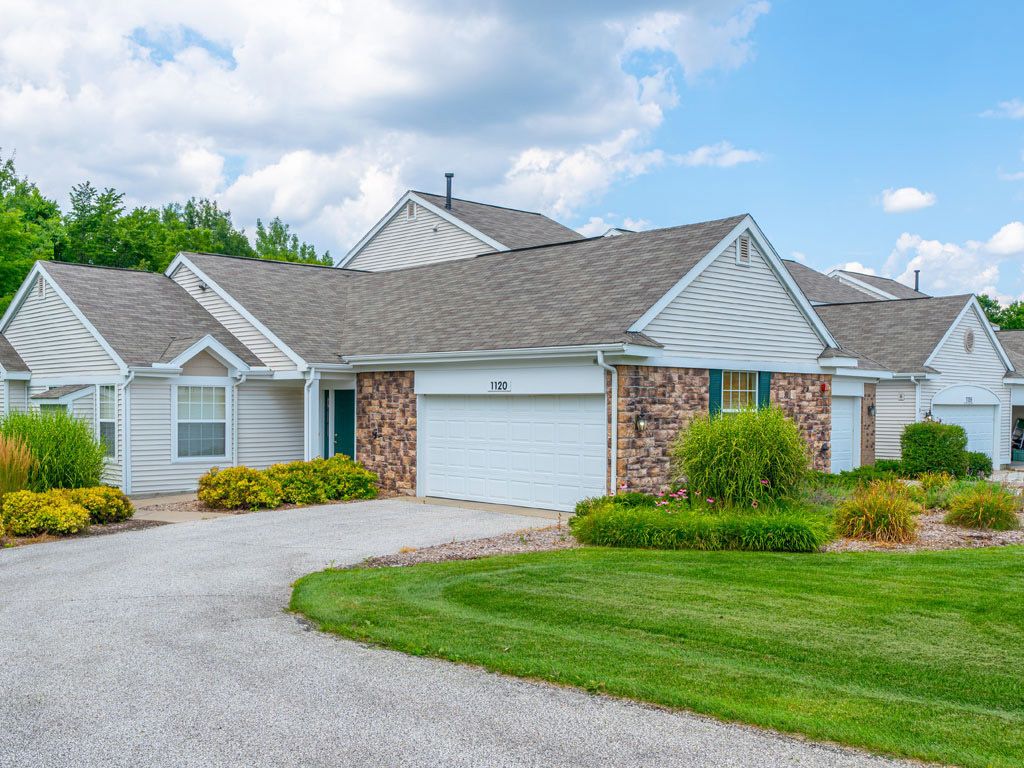 Townhomes In Mishawaka Autumn Lakes Apartments And Townhomes