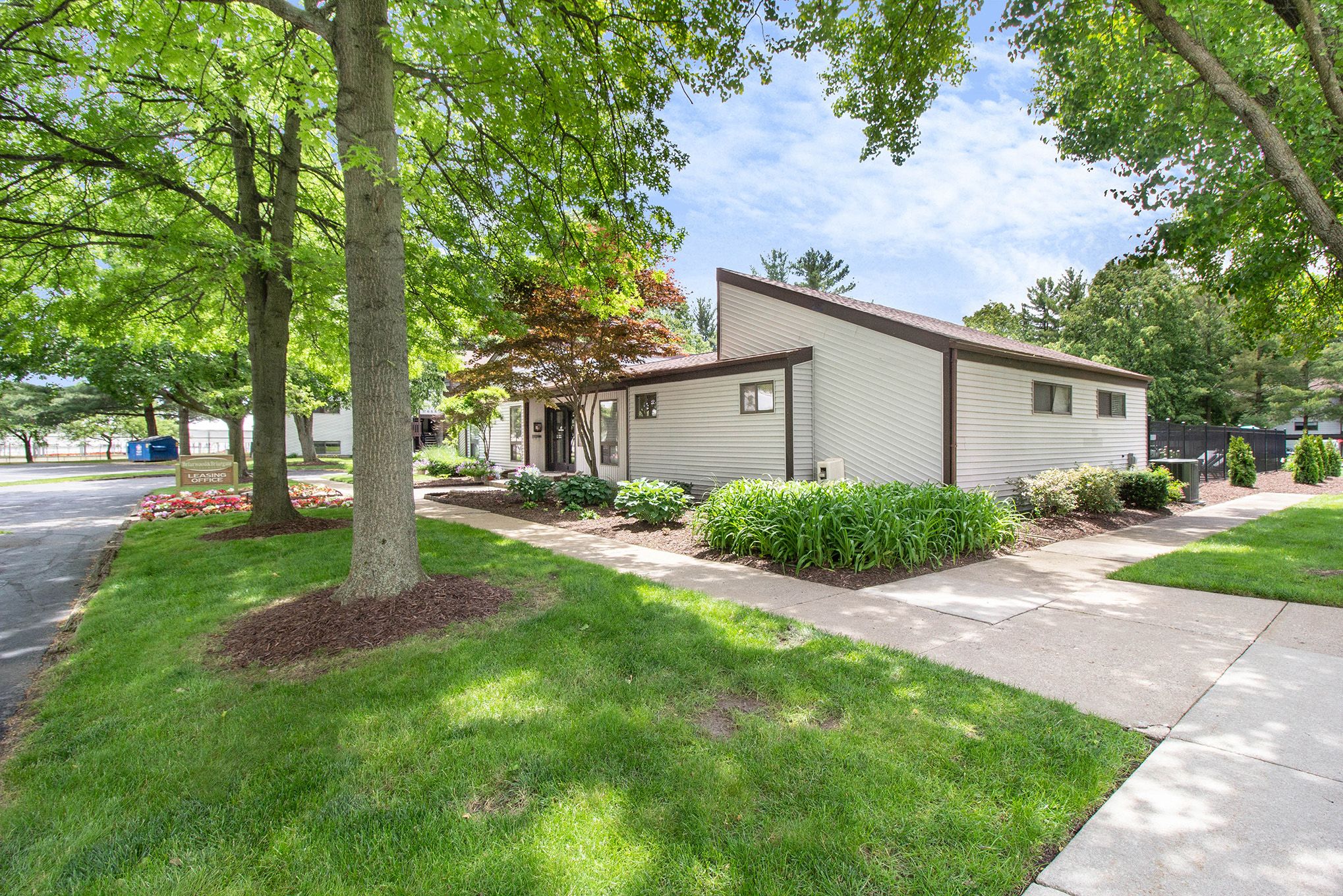 Photos and Video of Briarwood Apartments in Portage, MI