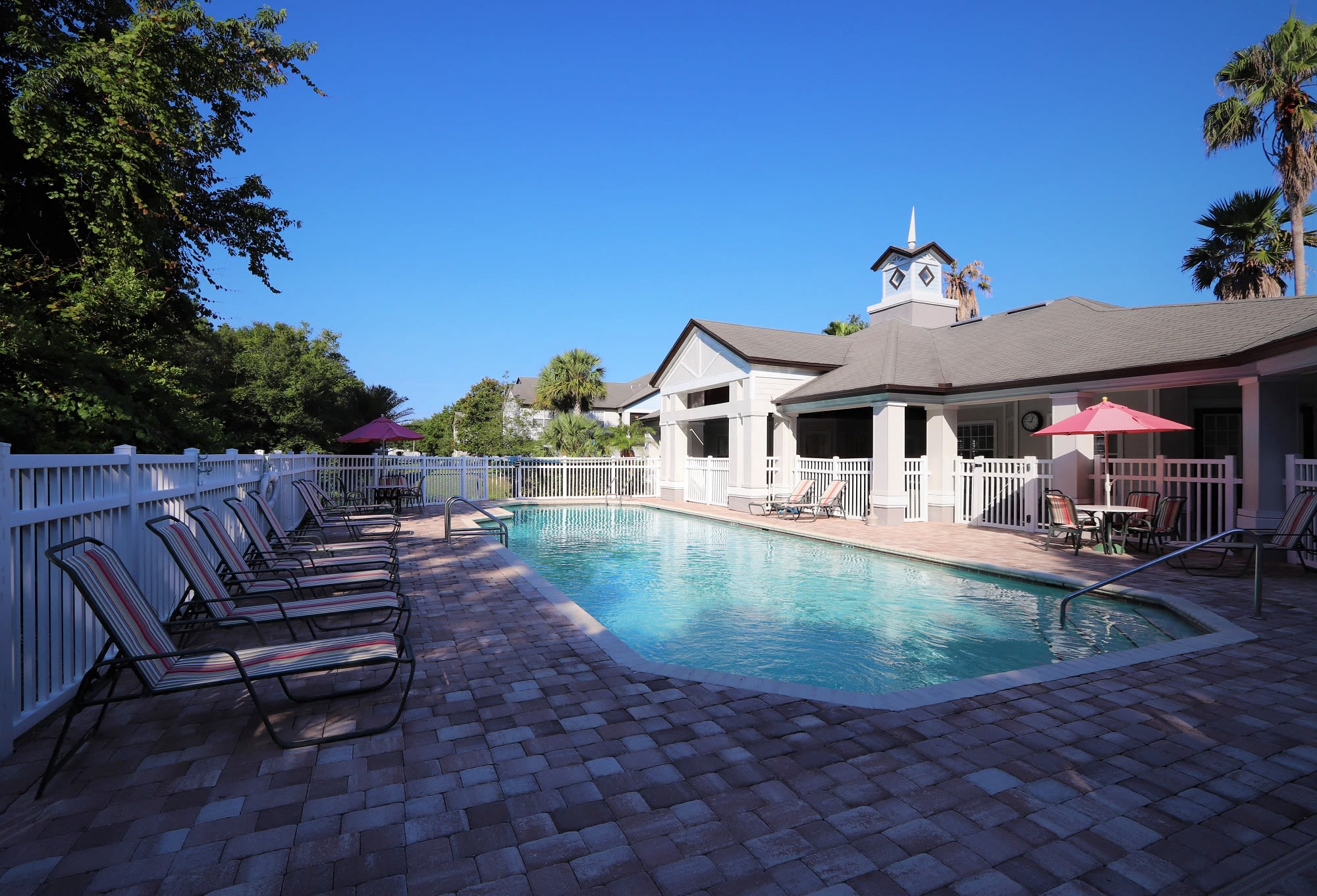 Bristol Lakes Apartments eBrochure