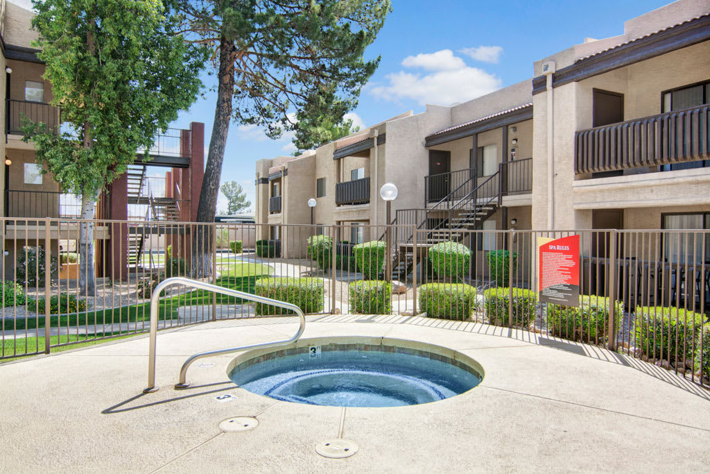 https://resource.rentcafe.com/image/upload/q_auto%2Cf_auto%2Cc_limit%2Cw_1200/s3/2/111265/weidner-arizona_paradise-falls_amenity_exterior_hot-tub_web_lowres.jpg
