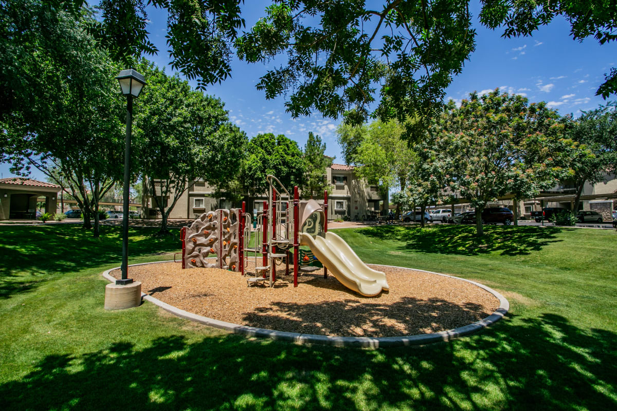 Versante Apartment Homes official photograph